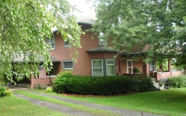 1922 Starkey House Bed & Breakfast Inn