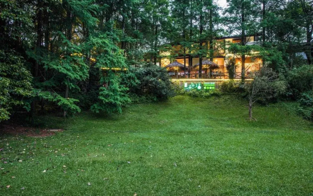 Wuyishan Old Street Sen Live British Inn