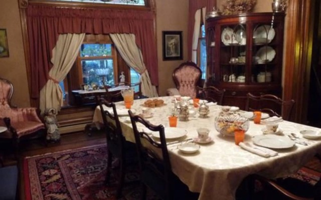 Victorian Loft B & B