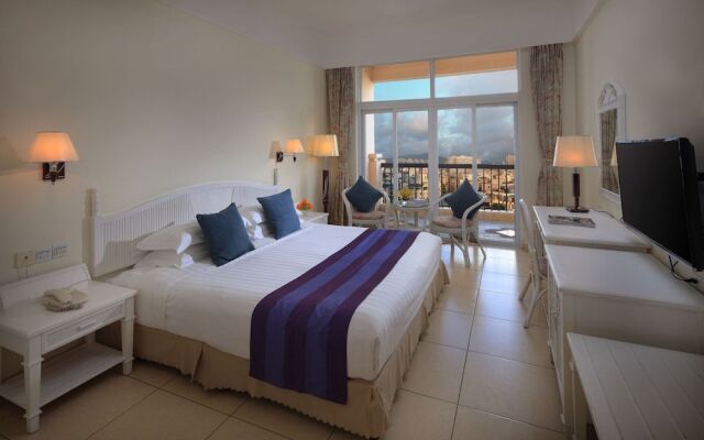 Golden Phoenix Sea View Hotel