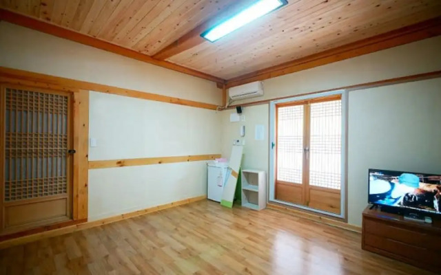 Jiudang Hanok Private Pension Jeonju Hanok Village