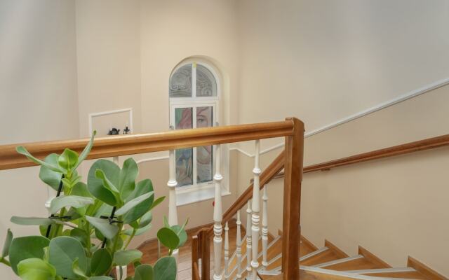 Secret Garden Apartment by Renters