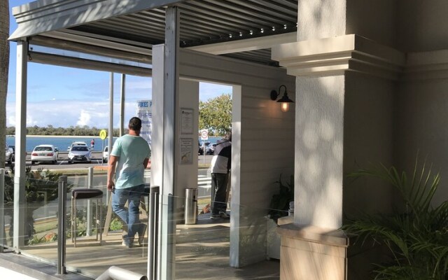 Grand Hotel Apartments Gold Coast by owner