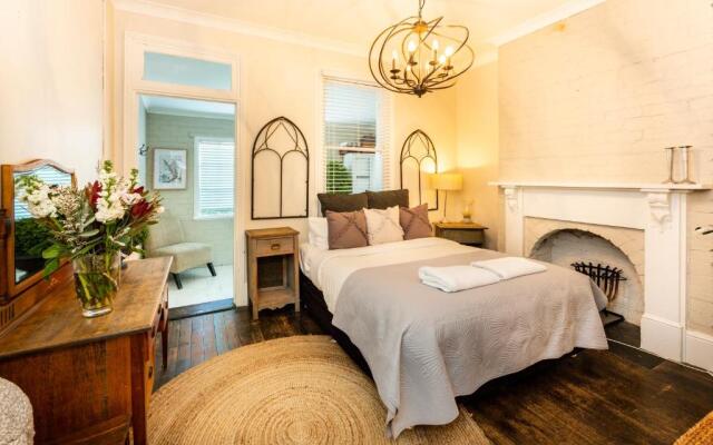 YSG The Edward Townhouse 155 - Steps To Town