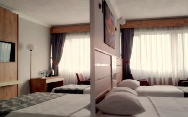 Anibal Hotel