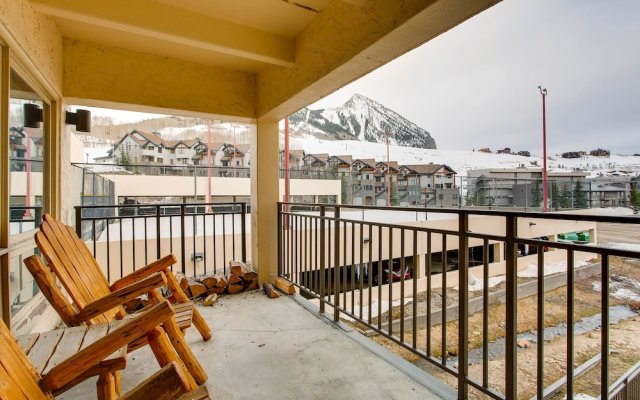 2 Br With Views Of Wood Creek & Mountains 2 Bedroom Condo - No Cleaning Fee! by RedAwning