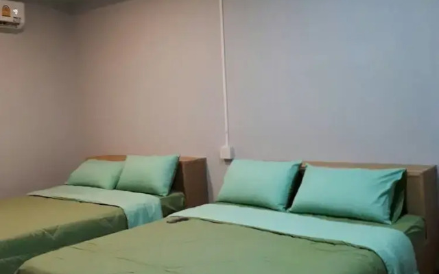 Longgaeng Wang Chompoo