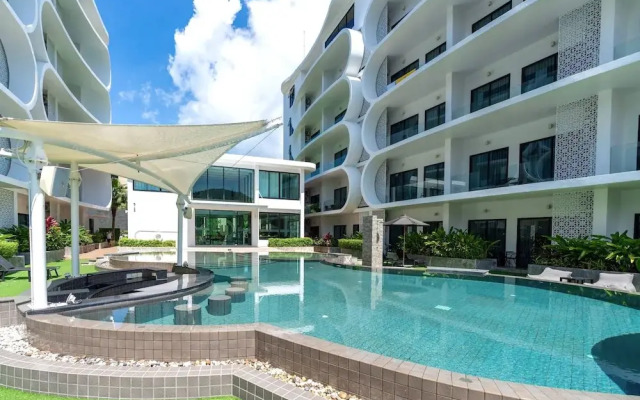 Naiharn Loft near Beach UTL B325