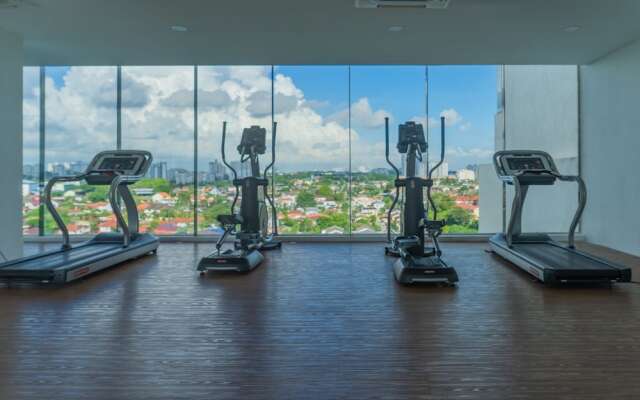 OYO Home 43995 Premium 3br 1tebrau