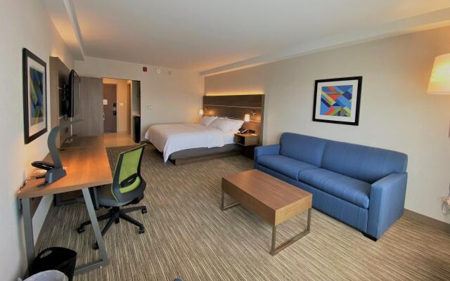 Holiday Inn Express & Suites Aurora by IHG