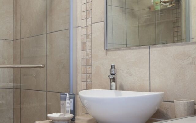 Leisure Bay 225 By Ctha