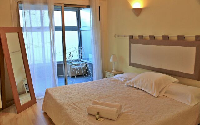 Viva Riviera Cosy 2 Bedrooms balcony