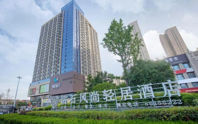 The Diamond Fashion Livable Hotel