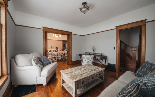 4BDR Broomhead Farmhouse Main House