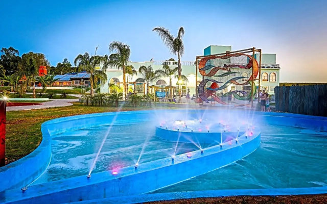 Emirates Hotel & Suítes