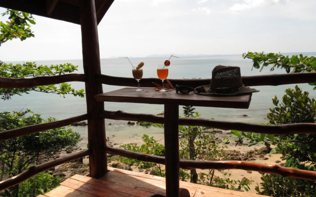 Jungle Hill Beach Bungalow