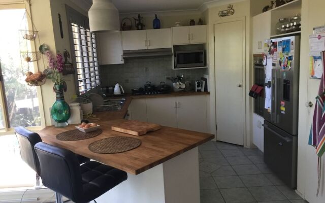 Lakeside Manor 2 Private Bedrooms with amenities