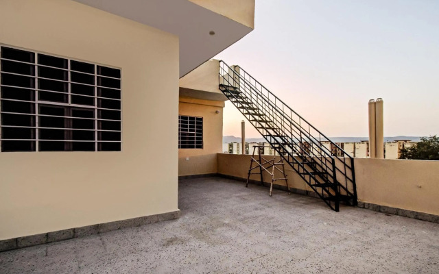 OYO Flagship 70066 Hotel Green Apple