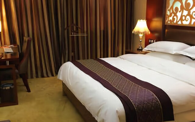 Yuebanwan Hotel (Fat Donglai at Xuchang Railway Station)