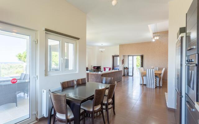 Villa Thetis Large Private Pool Walk to Beach Sea Views A C Wifi Car Not Required Eco-friendl - 2302