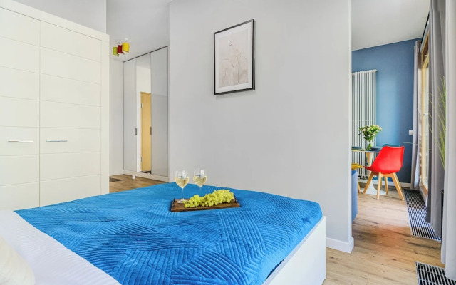 Lumina lux apart near railway station