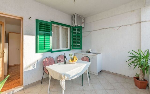 Apartments and Room Nevenka
