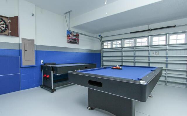 1422 Moonvalley Drive