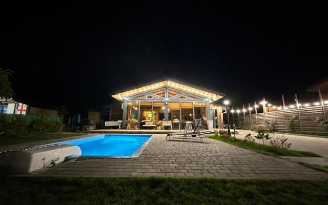 Eco Saguramo Chalet