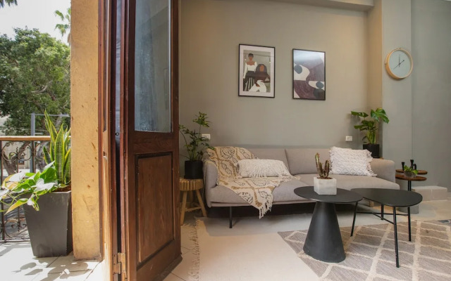 DeBlox living - Alhambra Apartments
