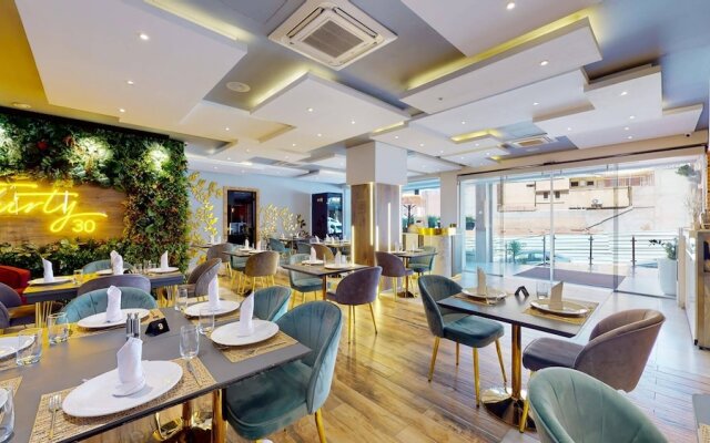 Kingdom Luxury Hotel