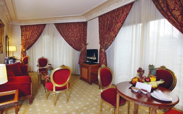 Golden Tulip Serenada Hamra Hotel