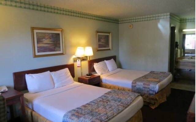 Super 8 Dallas Love Field Market Center