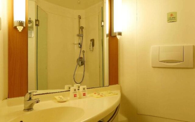 Ibis Anshan Shengli Square