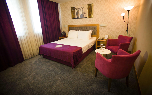 Helikon Business Hotel