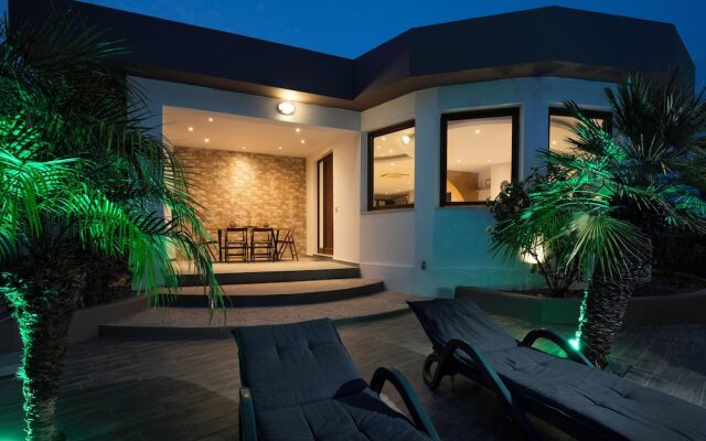 Maia Luxury Pool Villa