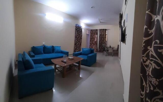 1bedroom ensuit flat with free covered car parking