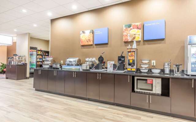 Comfort Inn Alton near I-255