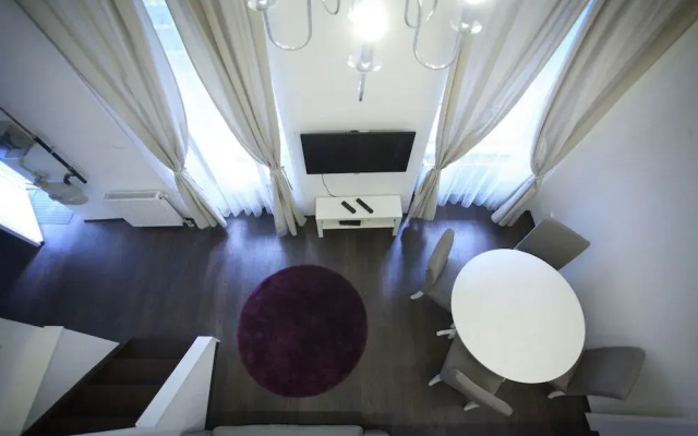 d.Five Chain Bridge Apartment