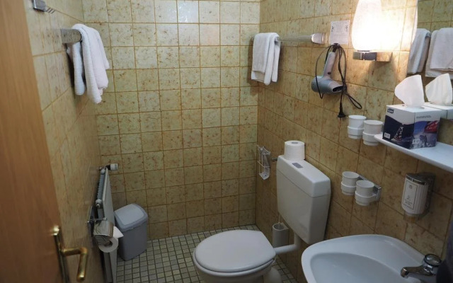 Hotel Pension Cafe Wolfsbach