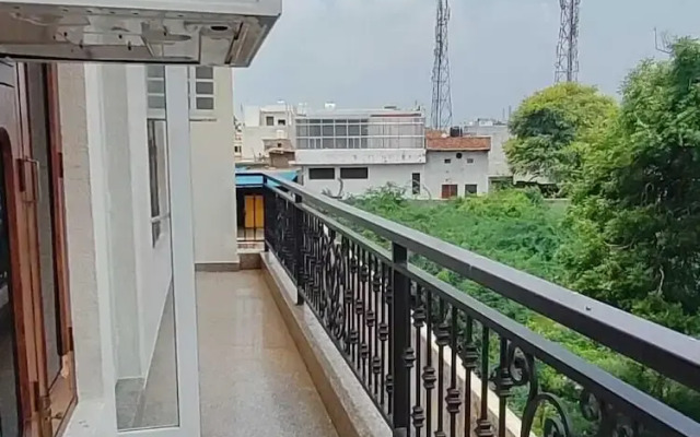 Hotel Devi Ram Atithi Bhawan Vrindavan