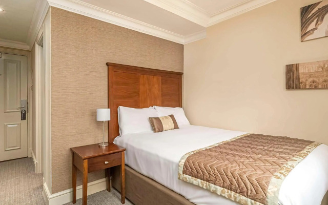 Mercure White Hart Hotel Salisbury and Apartments