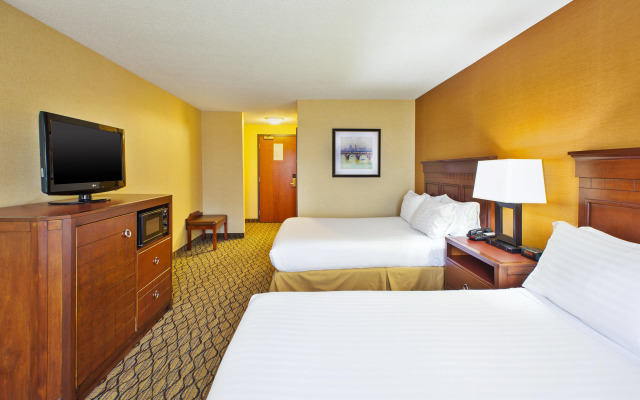Holiday Inn Express Hotel & Suites Belleville by IHG