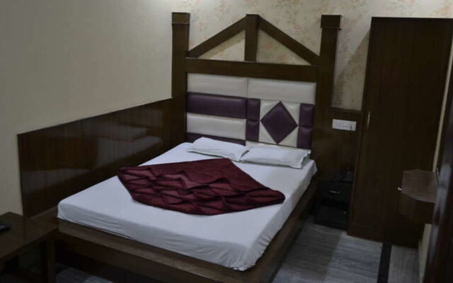 Lord Krishna Hotel Dx. Inn