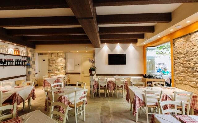 San Lorenzo Apartments