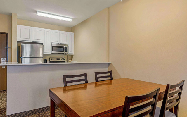 Comfort Suites