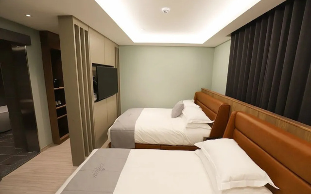 Dongdaegu Station Eastern Hotel
