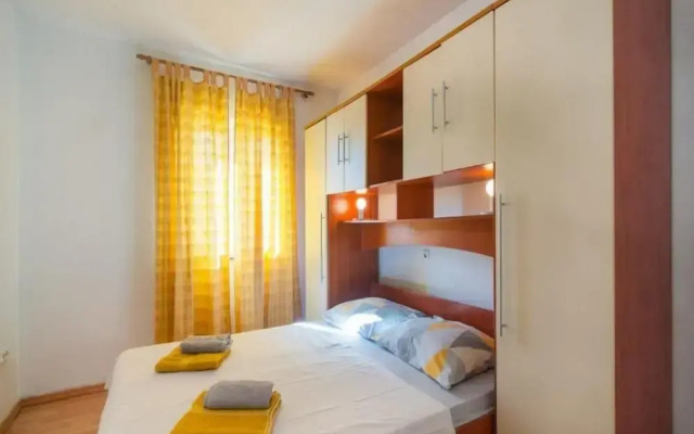 Apartment Stipic Omis - Three Bedroom Apartment With Terrace