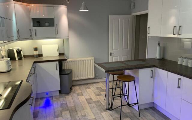 Westend Holiday Room 1 Brecon - Shared Bathroom