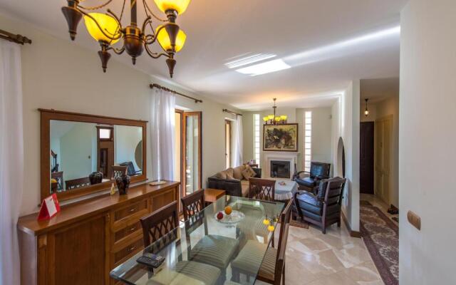 Villa Mina