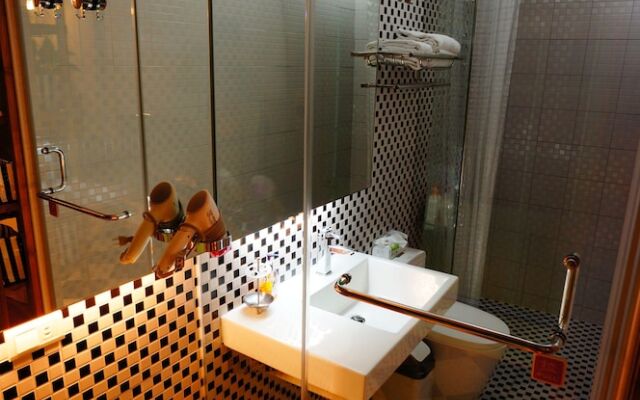 No. 658 Chuanfan Rock Village